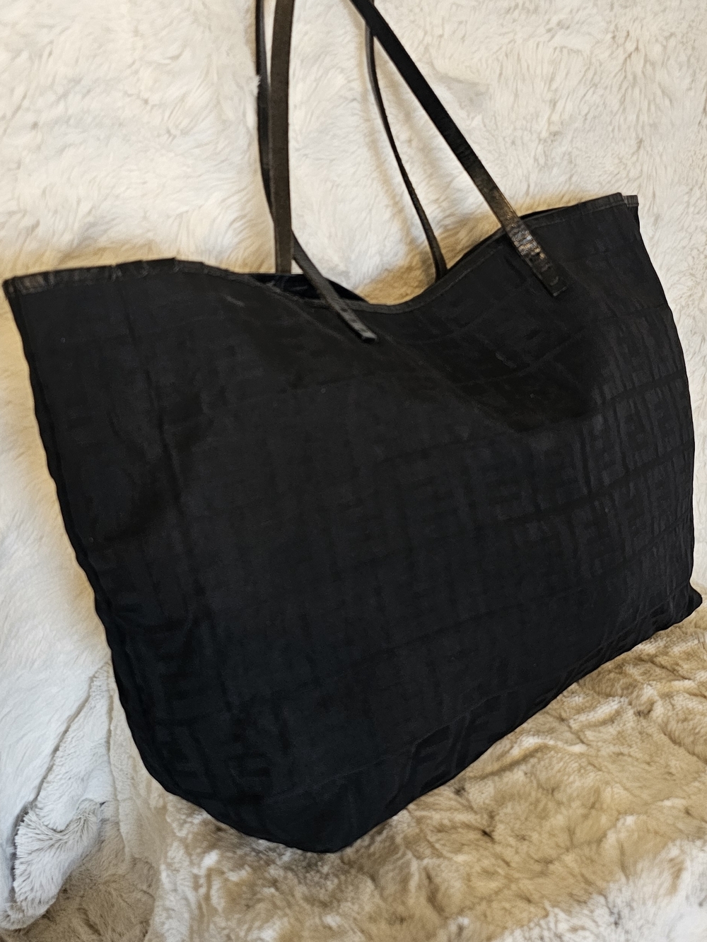 Fendi Black FF Logo Tote - Picture 3 of 15